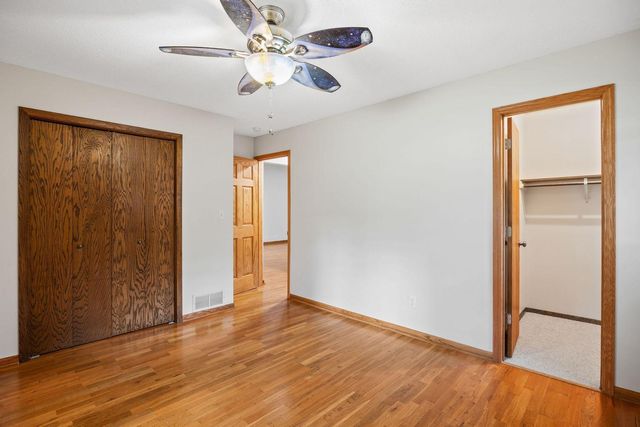 15700 Logarto Lane, Burnsville, MN 55306