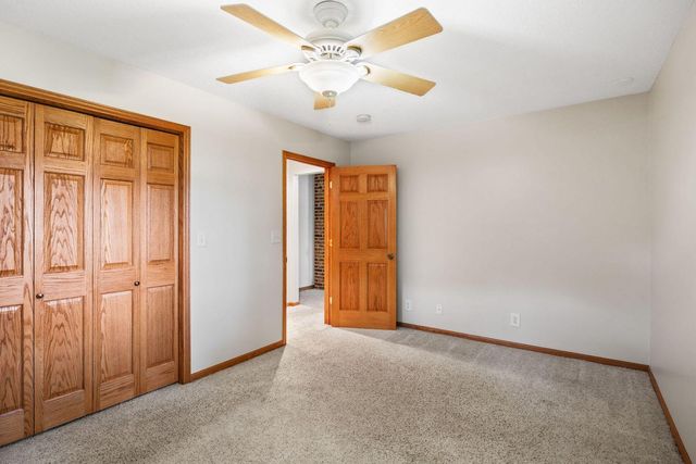 15700 Logarto Lane, Burnsville, MN 55306