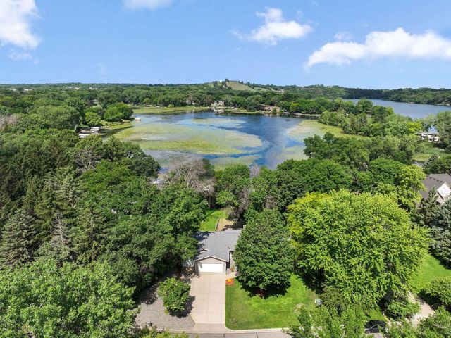 15700 Logarto Lane, Burnsville, MN 55306
