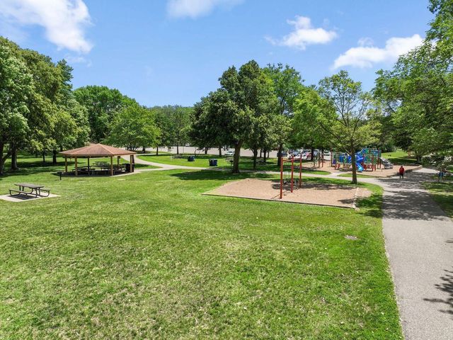 15700 Logarto Lane, Burnsville, MN 55306