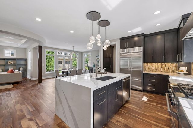 633 Park Street E, Wayzata, MN 55391