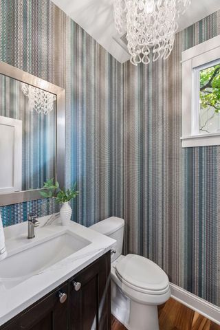 633 Park Street E, Wayzata, MN 55391