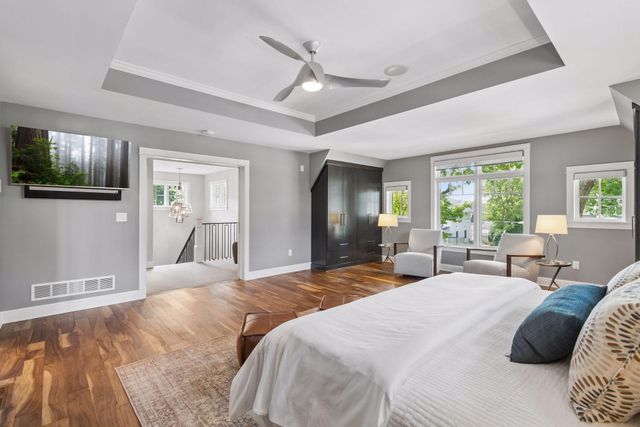 633 Park Street E, Wayzata, MN 55391