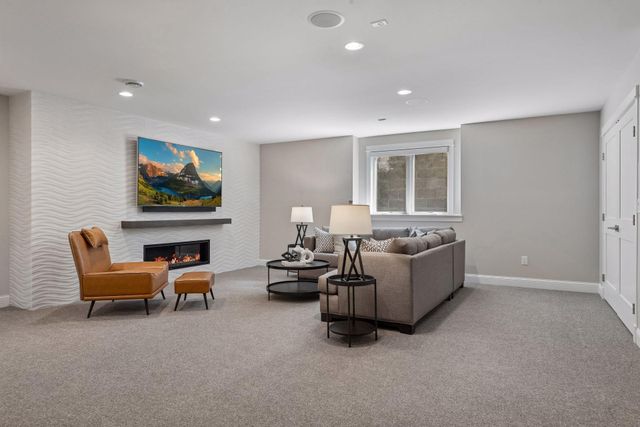 633 Park Street E, Wayzata, MN 55391