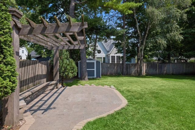 633 Park Street E, Wayzata, MN 55391