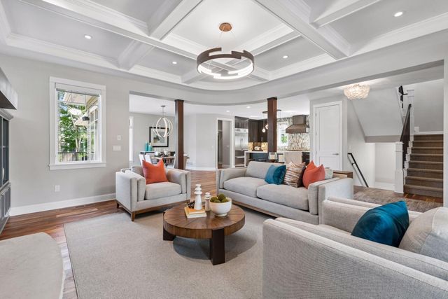 633 Park Street E, Wayzata, MN 55391