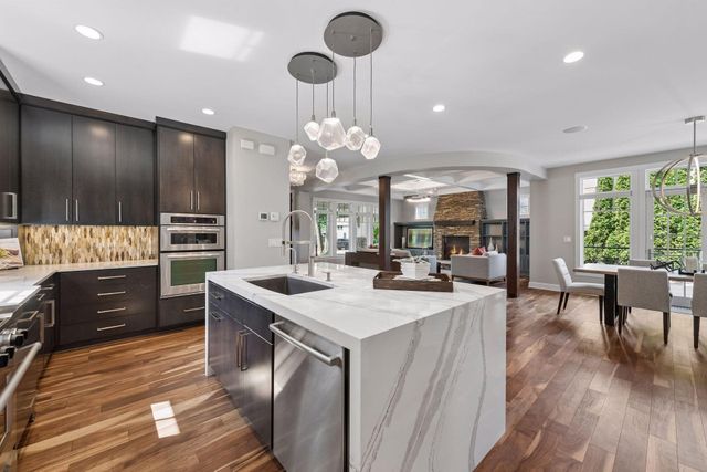 633 Park Street E, Wayzata, MN 55391
