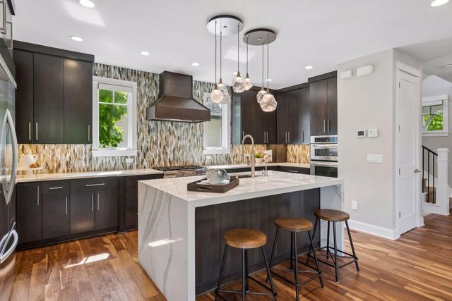 633 Park Street E, Wayzata, MN 55391