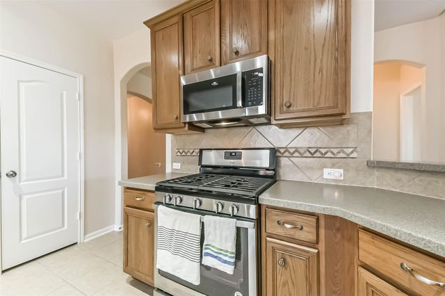 3411 Highland Point Lane, Pearland, TX 77581