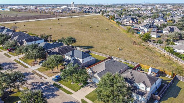 3411 Highland Point Lane, Pearland, TX 77581