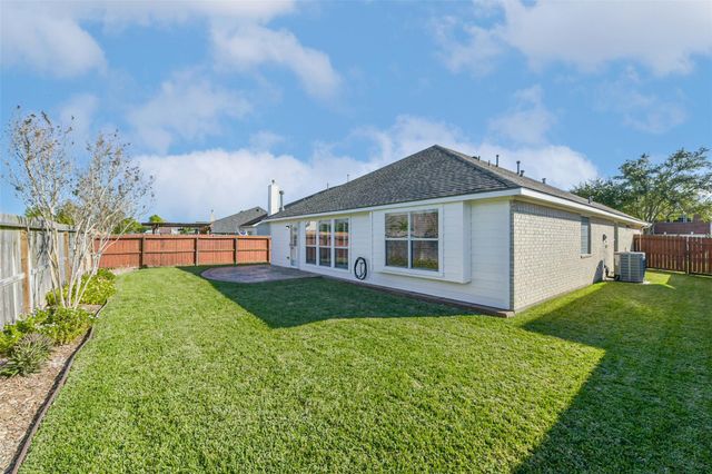 3411 Highland Point Lane, Pearland, TX 77581