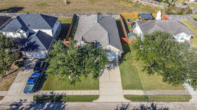 3411 Highland Point Lane, Pearland, TX 77581