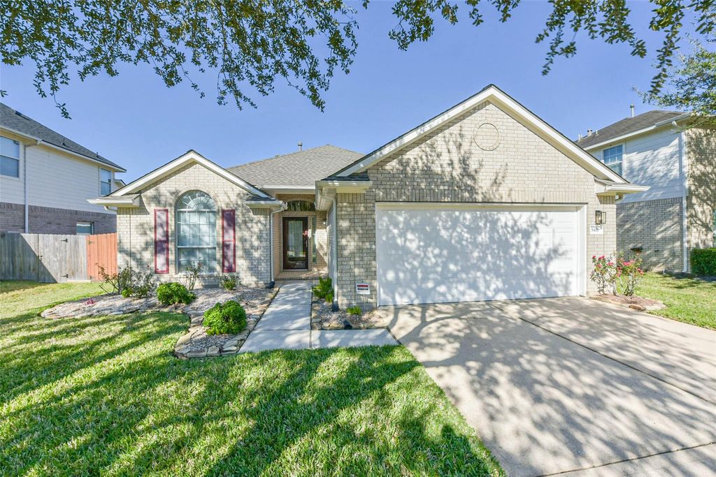 3411 Highland Point Lane, Pearland, TX 77581