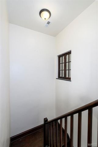 5001 Pernod Avenue, St Louis, MO 63139