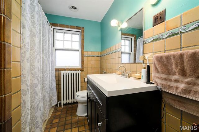 5001 Pernod Avenue, St Louis, MO 63139