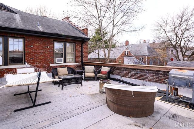 5001 Pernod Avenue, St Louis, MO 63139