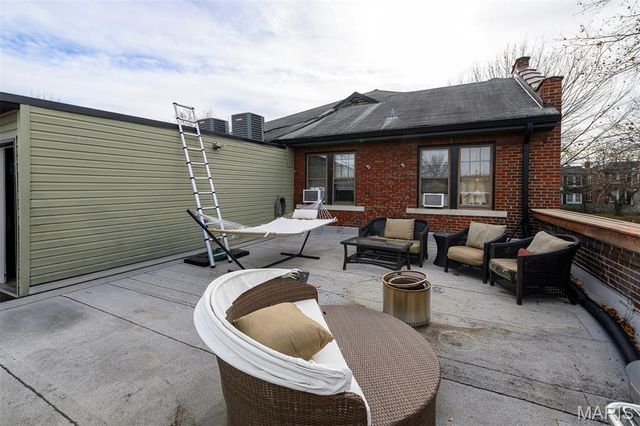 5001 Pernod Avenue, St Louis, MO 63139