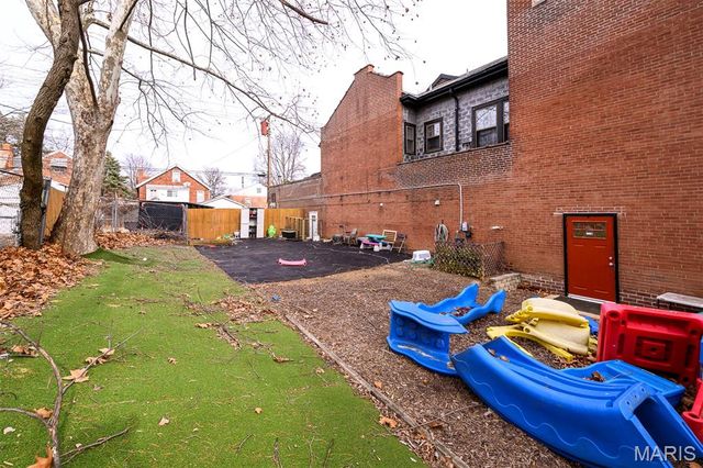 5001 Pernod Avenue, St Louis, MO 63139