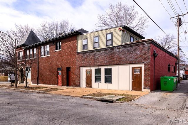 5001 Pernod Avenue, St Louis, MO 63139