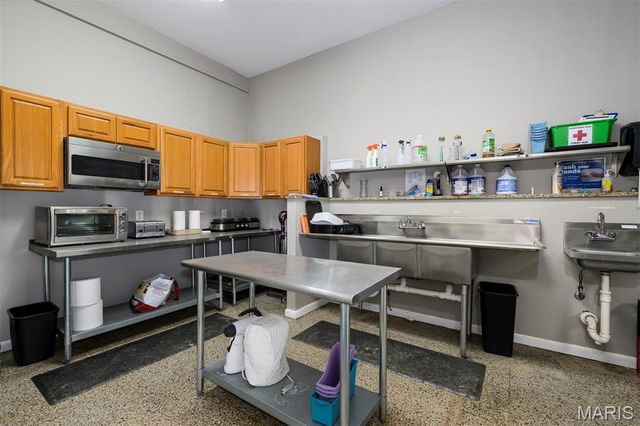 5001 Pernod Avenue, St Louis, MO 63139