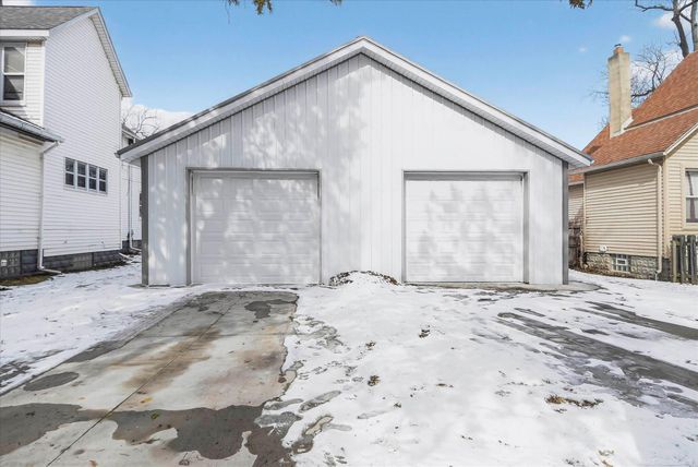 1133 Pine Street, Port Huron, MI 48060