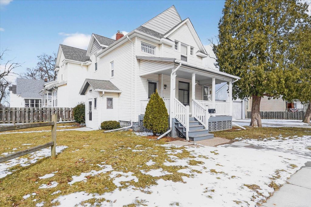 1133 Pine Street, Port Huron, MI 48060