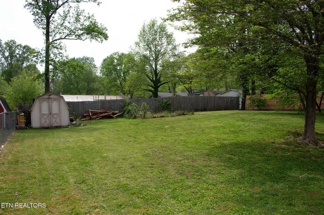 6521 Red Ash Rd, Knoxville, TN 37918