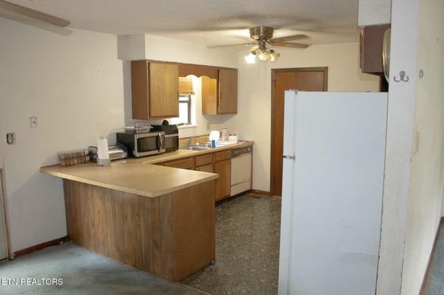 6521 Red Ash Rd, Knoxville, TN 37918