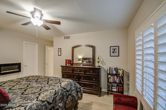 16118 W Vista N Drive, Sun City West, AZ 85375