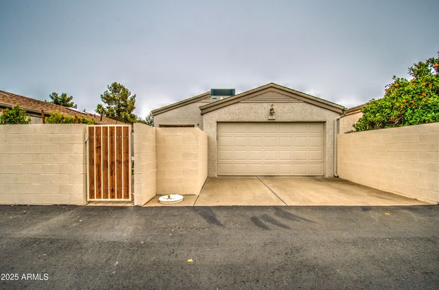 16118 W Vista N Drive, Sun City West, AZ 85375