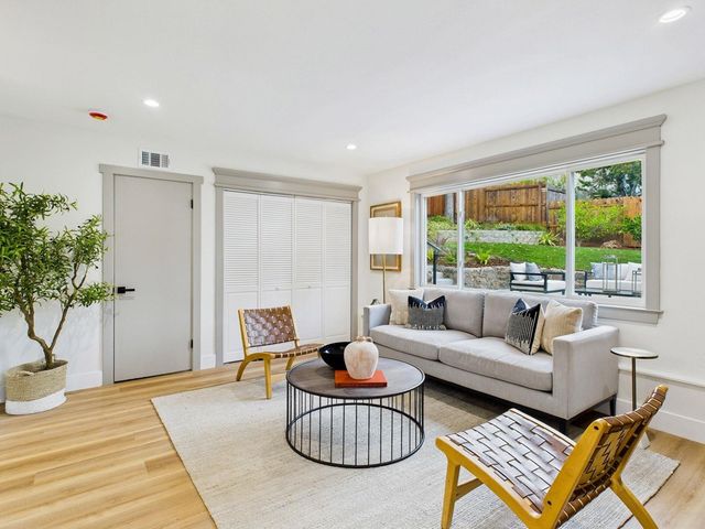 17658 Garland Ct, Castro Valley, CA 94546