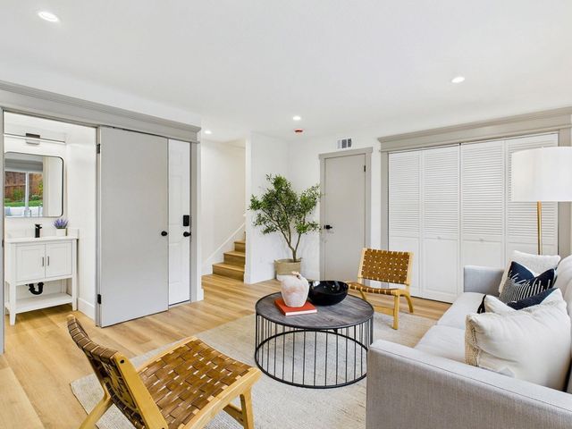 17658 Garland Ct, Castro Valley, CA 94546