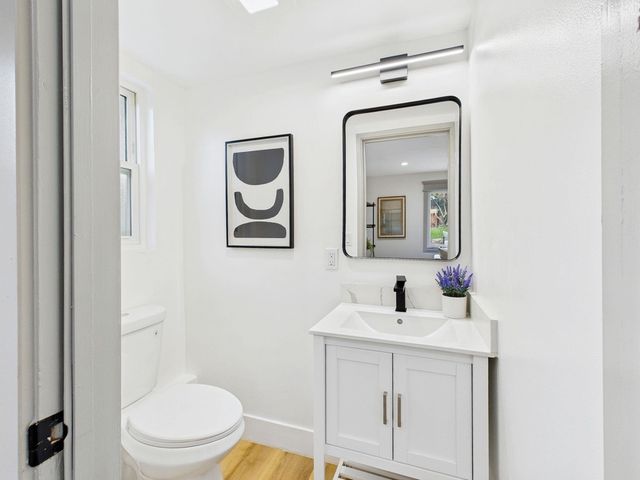 17658 Garland Ct, Castro Valley, CA 94546