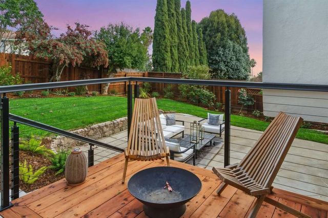 17658 Garland Ct, Castro Valley, CA 94546