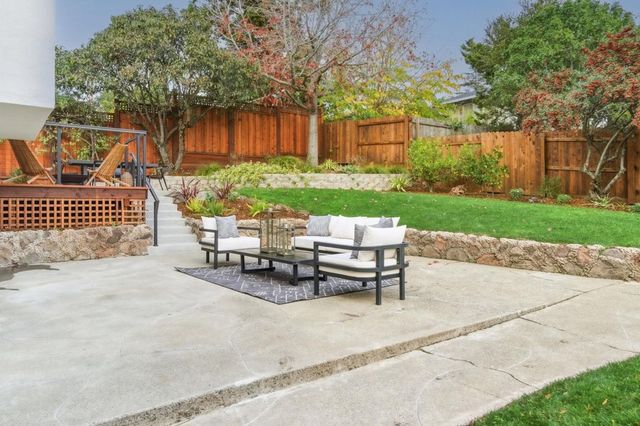 17658 Garland Ct, Castro Valley, CA 94546