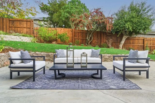 17658 Garland Ct, Castro Valley, CA 94546