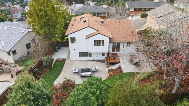 17658 Garland Ct, Castro Valley, CA 94546
