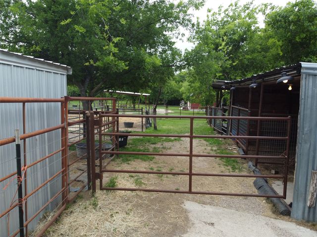 1549 County Road 180, Stephenville, TX 76401