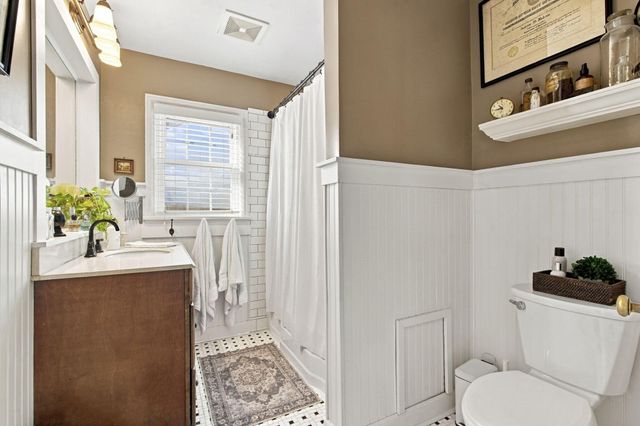 1739 S Kentwood Avenue, Springfield, MO 65804