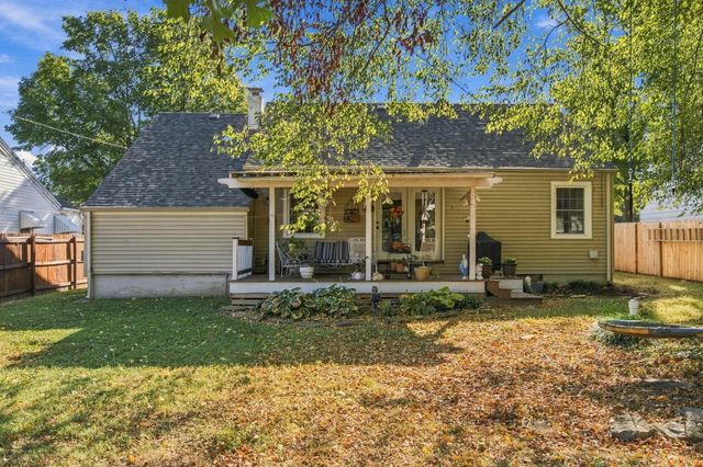 1739 S Kentwood Avenue, Springfield, MO 65804