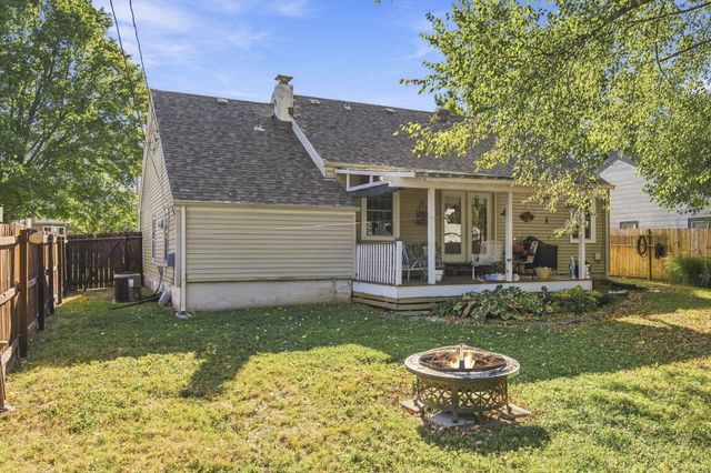 1739 S Kentwood Avenue, Springfield, MO 65804