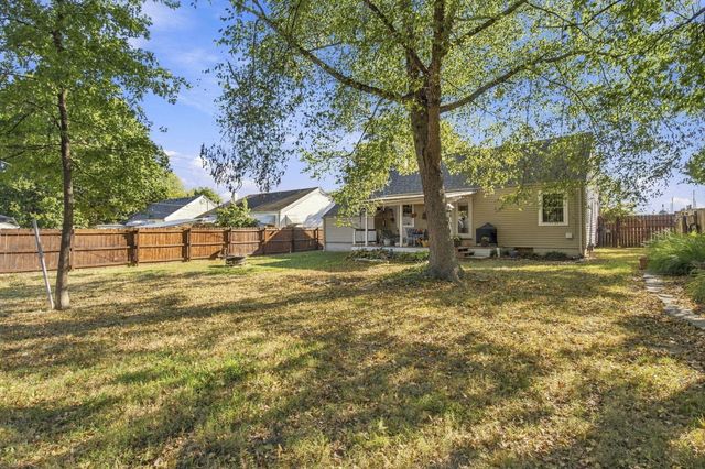 1739 S Kentwood Avenue, Springfield, MO 65804