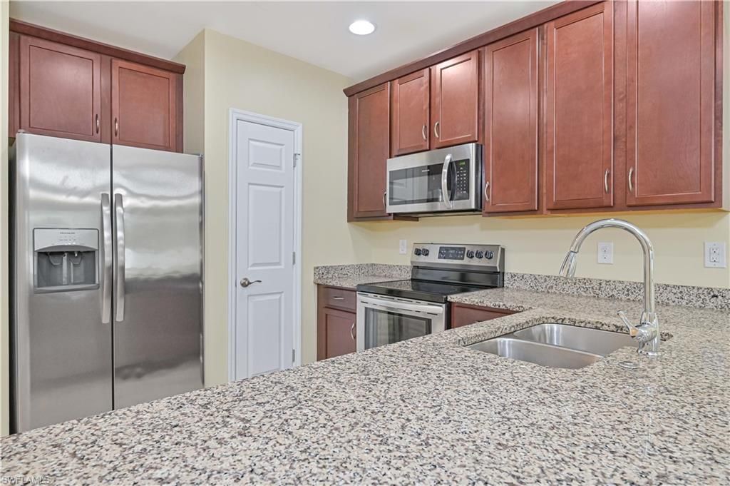 3739 Crofton CT, FORT MYERS, FL 33916 — photo 4