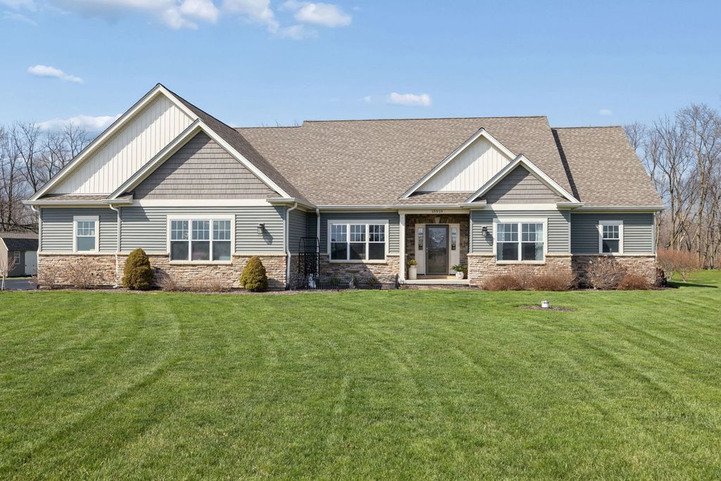 15919 Burr Oak Road, Plano, IL 60545
