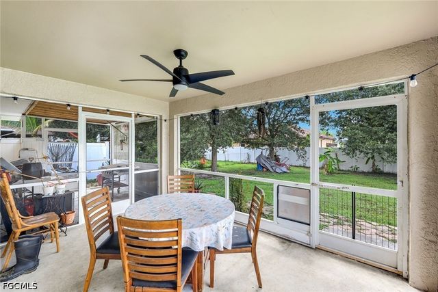 410 SW 7th CT, Cape Coral, FL 33991