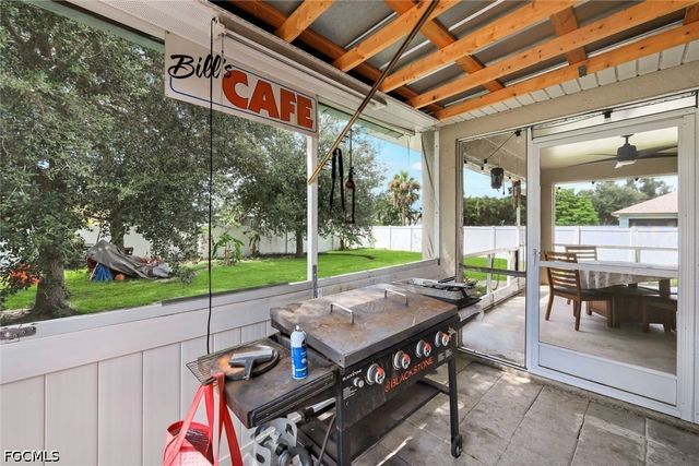 410 SW 7th CT, Cape Coral, FL 33991