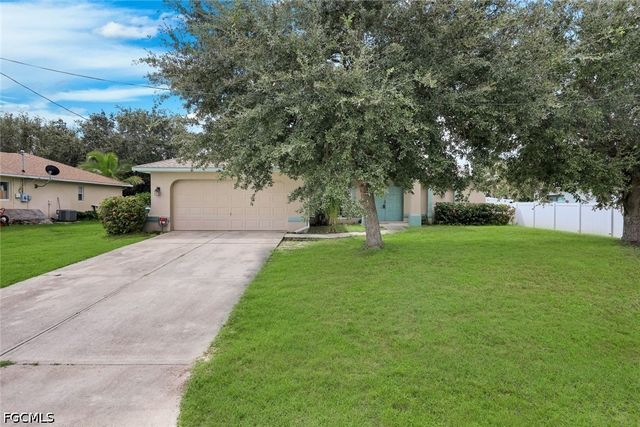 410 SW 7th CT, Cape Coral, FL 33991