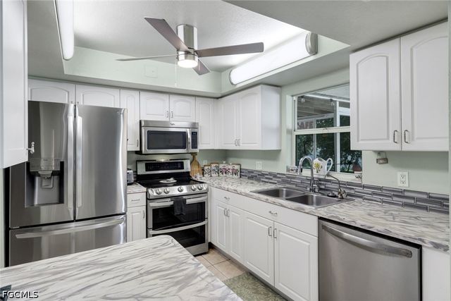 410 SW 7th CT, Cape Coral, FL 33991
