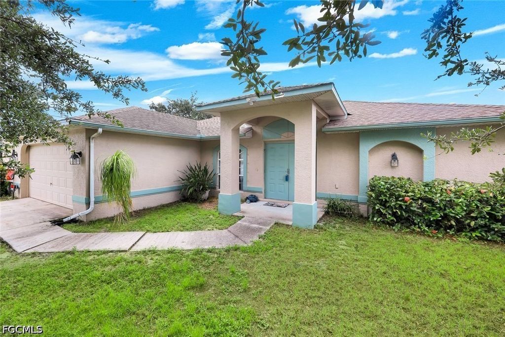 410 SW 7th CT, Cape Coral, FL 33991
