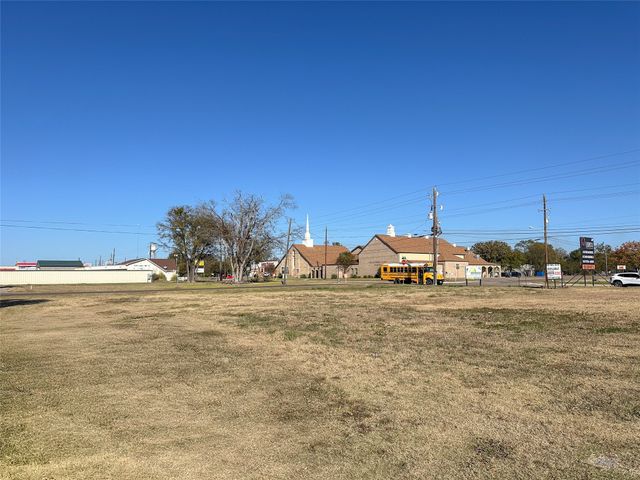 602 S 3rd Street, Mabank, TX 75147